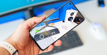 Oto prawdziwy zabójca flagowców. Nowy telefon realme GT wymiata
