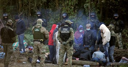Rumieńczyk: Rząd obroni nas przed uchodźcami i zaszkodzi wszystkim [OPINIA]