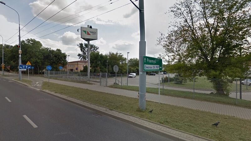 Ruszają prace nad budową nowej drogi dojazdowej do dworca autobusowego | Mapy Google