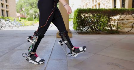 Poczuj się jak RoboCop. Buty wspomagane egzoszkieletem