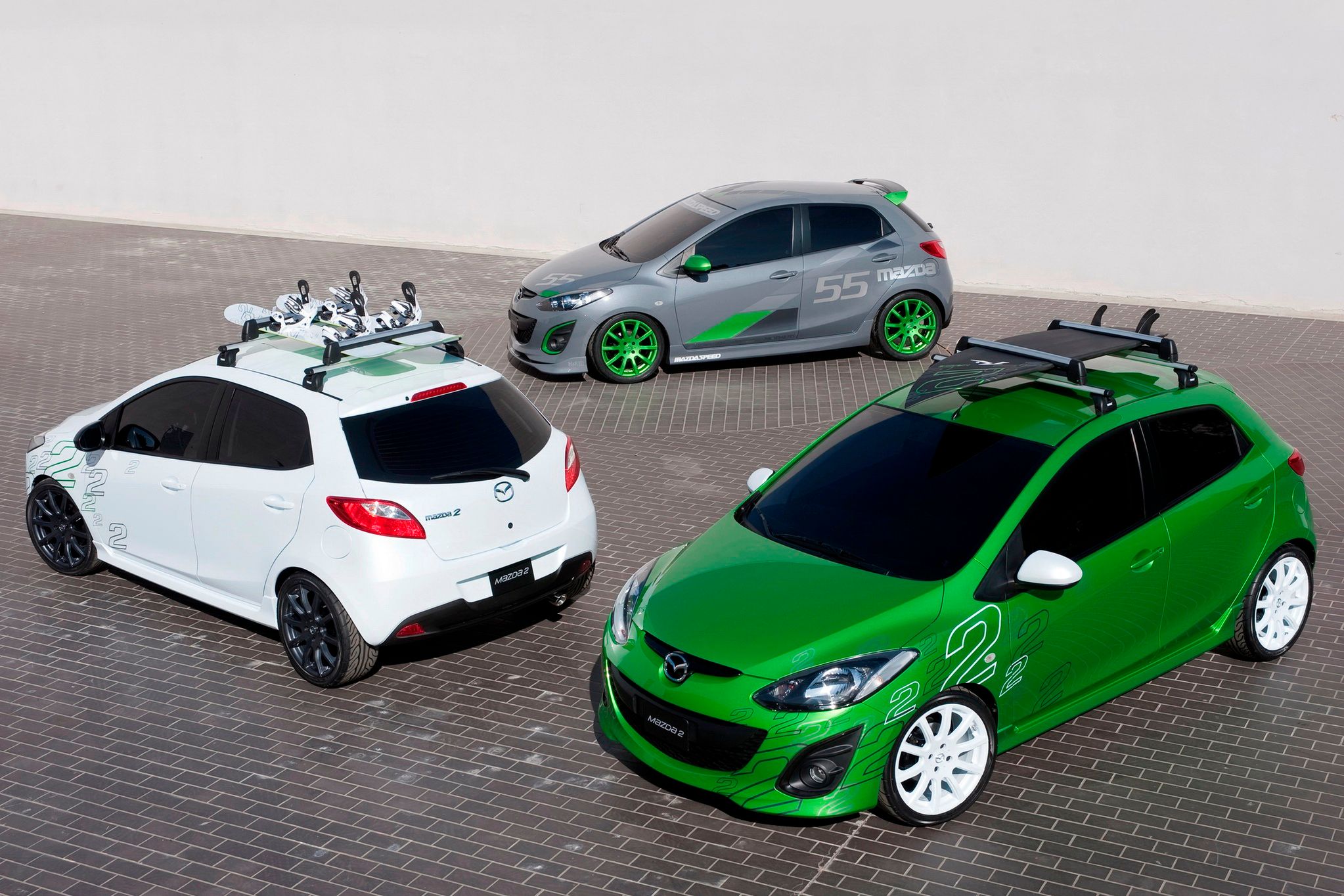 Oto przykład jak Mazda 2 może świetnie wyglądać po delikatnym tuningu. Warto poszukać interesujących, specjalnych wersji tego modelu, oferowanych na rynkach zachodnich.