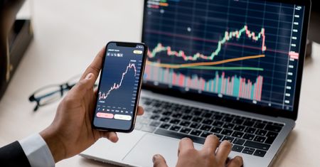 Chcieli zarobić na kryptowalutach. Zostali oszukani