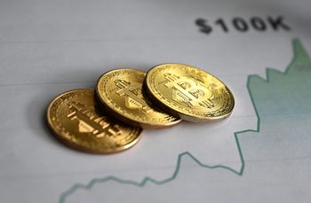 Dlaczego cena bitcoina spada? Kapitał płynie do AI