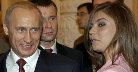 Kochanka Putina z dziećmi ukryła się w Szwajcarii? Władze zaprzeczają