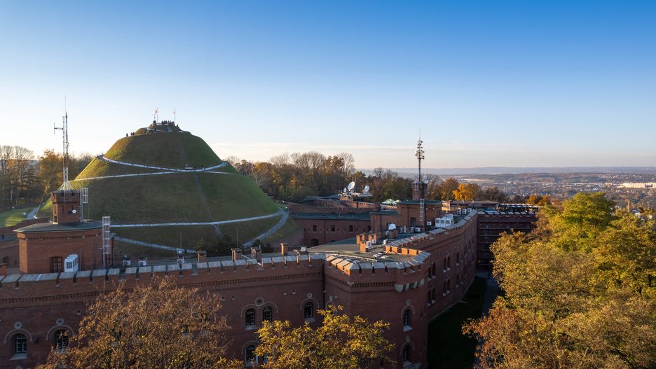 Obejrzenie zachodu słońca na kopcu już od 16 i 17 czerwca