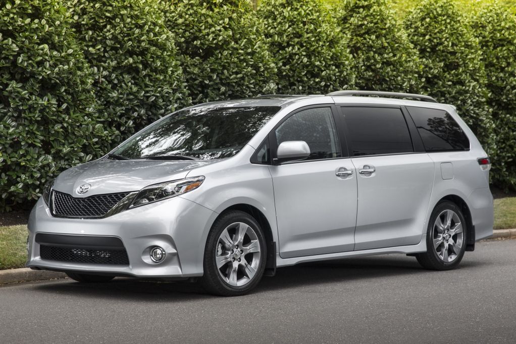 Toyota Sienna - van za 300 tys. zł