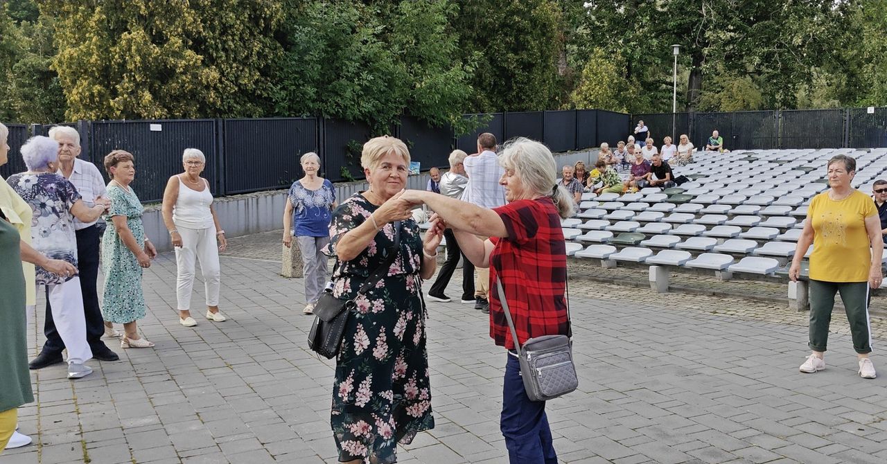 Sosnowiec: Potańcówka w Parku Kuronia. Mieszkańcy celebrowali lato