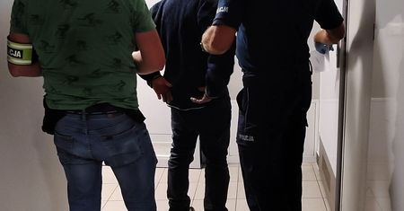 Grodków: Zaatakował siekierą swojego brata, a jego 40-letnia partnerkę zranił butelką