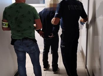 Grodków: Zaatakował siekierą swojego brata, a jego 40-letnia partnerkę zranił butelką