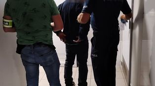 Grodków: Zaatakował siekierą swojego brata, a jego 40-letnia partnerkę zranił butelką