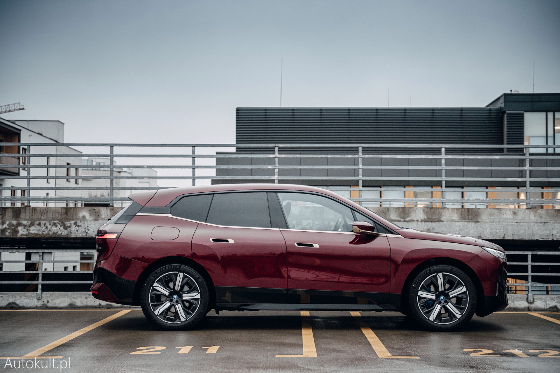 BMW iX