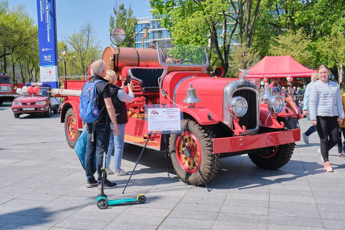 Piknik strażacki na Placu Teatralnym