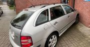 Kielanówka: Pijany 66-latek wjechał skodą w przychodnię. Świadek wyrwał mu kluczyki