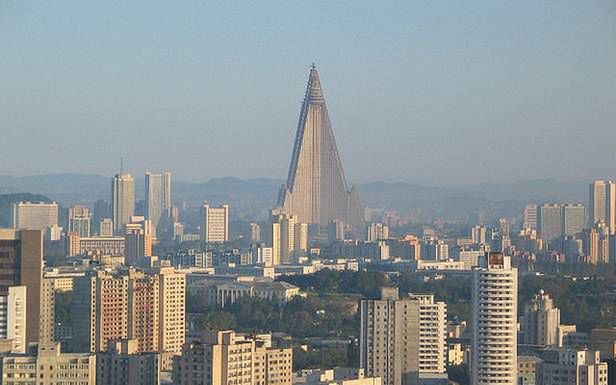 Korea Północna kończy budowę Hotelu Zagłady. Kiedy udostępnią Ryugyong Hotel?