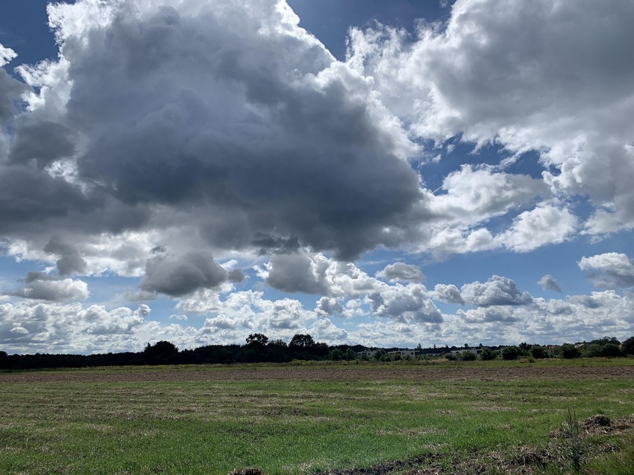 Die unglaubliche Masse der Wolken: So schwer wie 150 Eiffeltürme