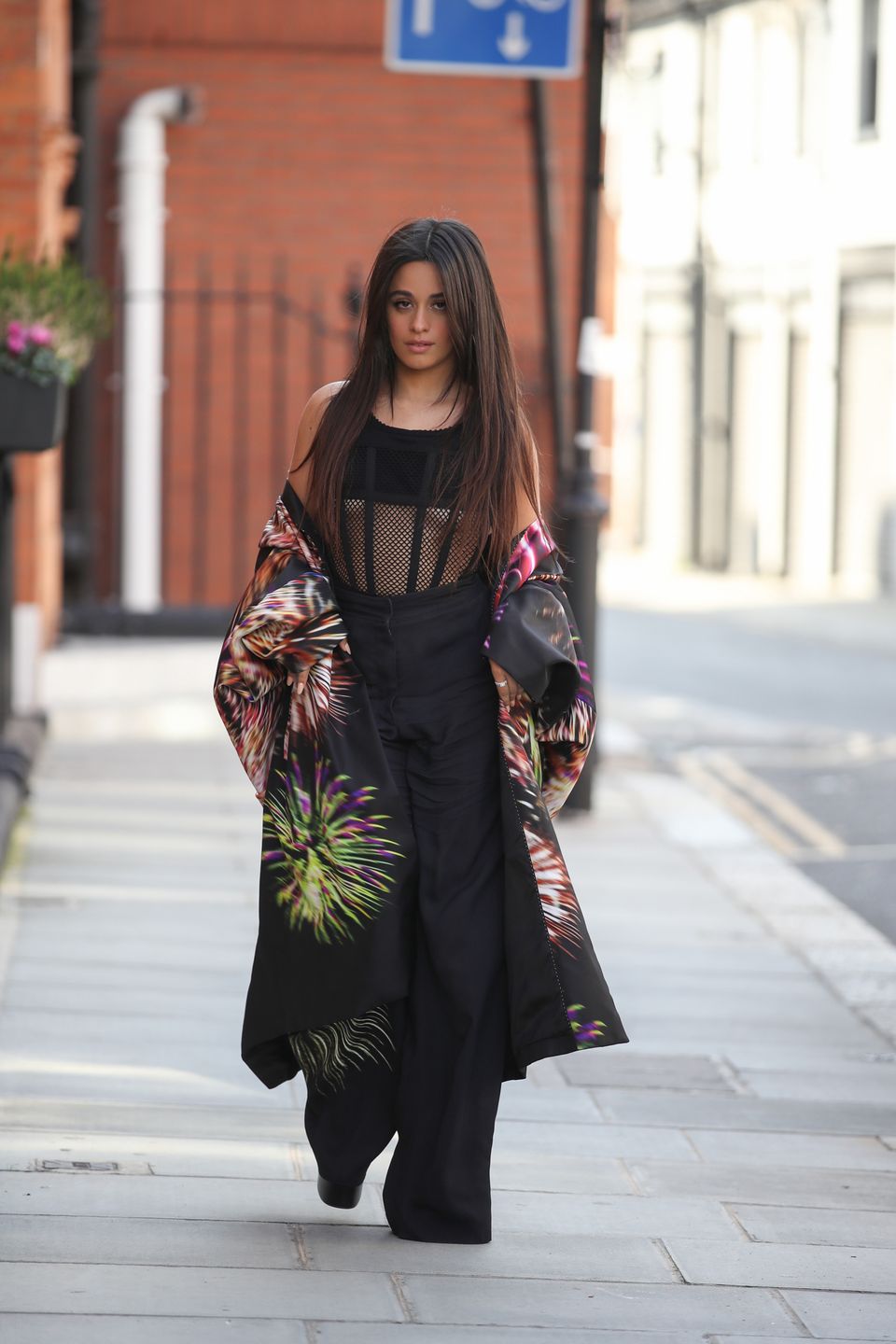 Camila Cabello paraduje londyńską ulicą