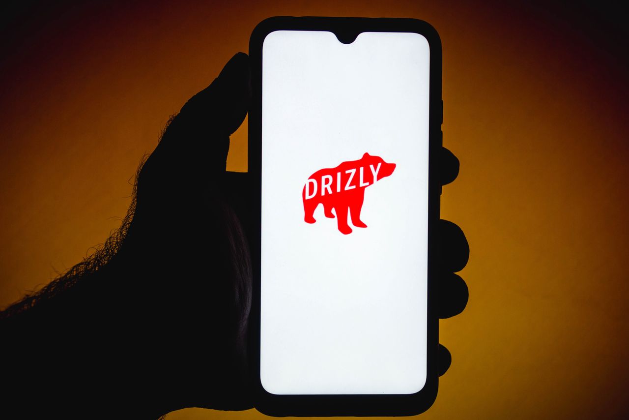 BRAZIL - 2021/02/04: In this photo illustration the Drizly logo seen displayed on a smartphone screen. (Photo Illustration by Rafael Henrique/SOPA Images/LightRocket via Getty Images)