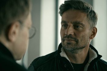 Serial z Marcinem Rogacewiczem zaliczył spory SPADEK oglądalności. Już niebawem aktor zniknie z "Komisarza Alexa".