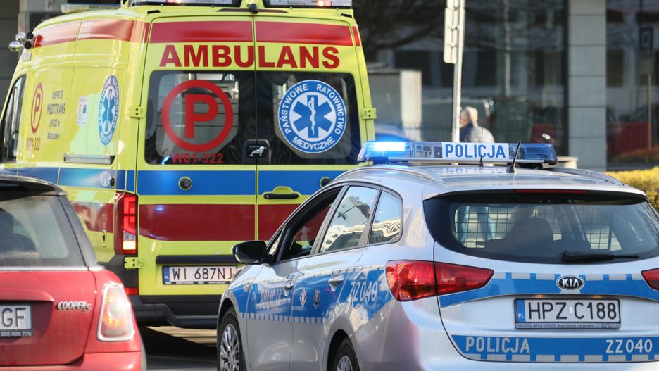 Wypadek na przej?ciu dla pieszych
Fot. Dawid Wolski/East News, 26.03.2024. Warszawa. Wypadek na przejsciu dla pieszych, na rogu ulic Prostej i Zelaznej. Samochod potracil kobiete jadaca hulajnoga elektryczna.
Dawid Wolski