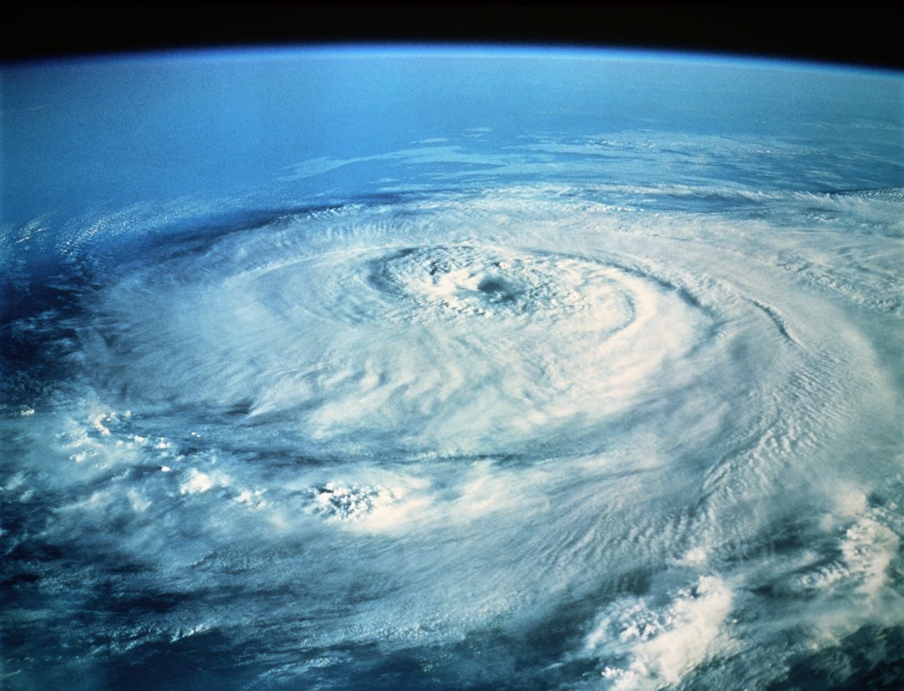 Skutki zmian klimatycznych dla Polski. "Znaczne ocieplenie, huragany, burze zimą"
