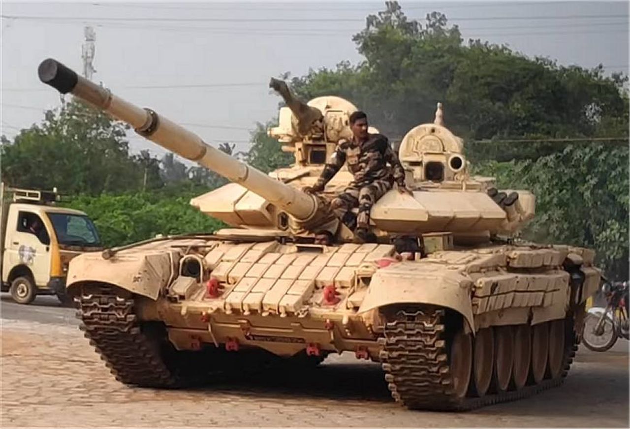 Hybryda kadłuba czołgu T-72M1 Ajeya z wieżą T-90S/MS Bhishma ujawniona już w na początku 2023 