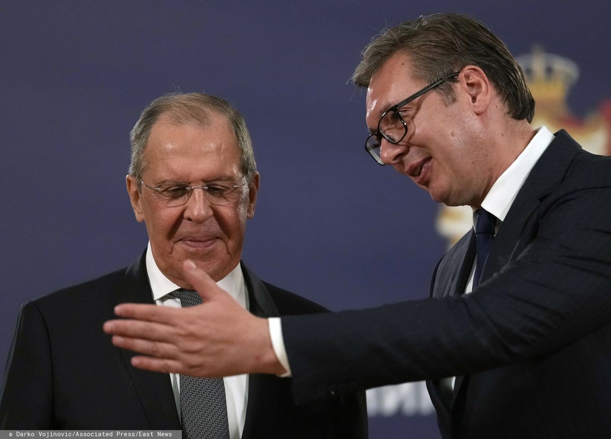Relacje Serbii i Rosji zawsze były bardzo ciepłe. Na zdjęciu minister spraw zagranicznych Federacji Rosyjskiej Siegiej Ławrow i prezydent Serbii Alaksandar Vucic.