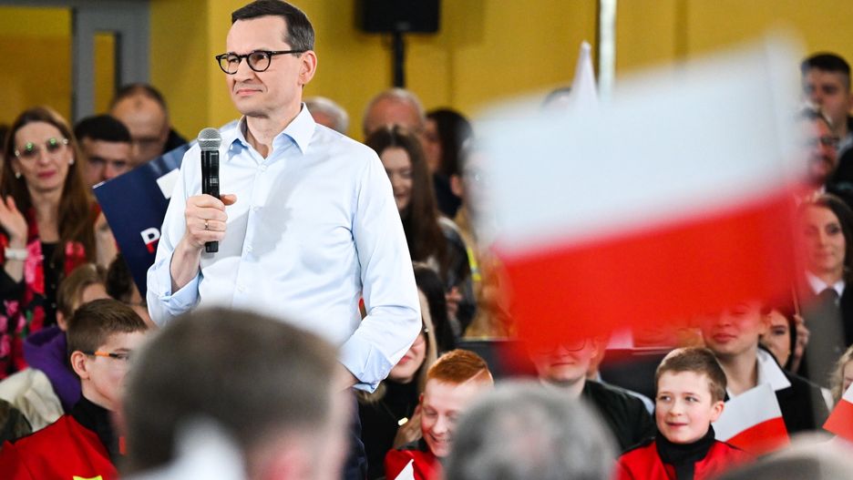 Premier Mateusz Morawiecki podczas spotkania z wyborcami w Jaśle