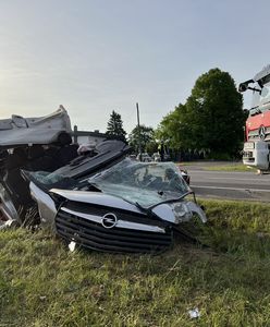 Zderzenie busa z ciężarówką. Zginęły dwie osoby