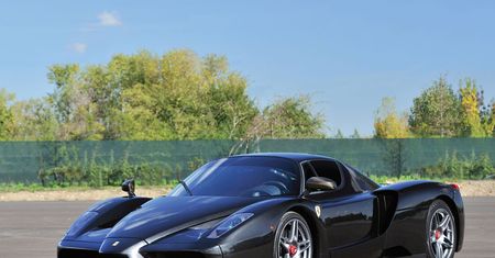 Rozbite Ferrari Enzo wystawione na sprzedaż za ogromną sumę