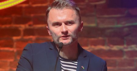 Piotr Jacoń wspomina coming out transpłciowej córki. "Baliśmy się jak cholera. Byliśmy przerażeni"