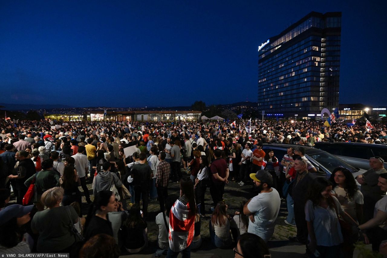 Tłumy na ulicach Tbilisi. "Naprawdę imponujące sceny"