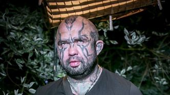 Marcin "Różal" Różalski pokazuje, jak wyglądał bez tatuaży na twarzy (FOTO)
