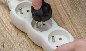Nigdy nie podłączaj do listwy. Elektryk podał żelazną zasadę