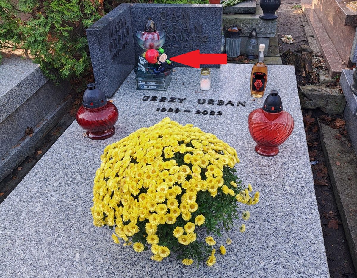 Poszliśmy na grób Urbana. Niecodzienny widok na Powązkach