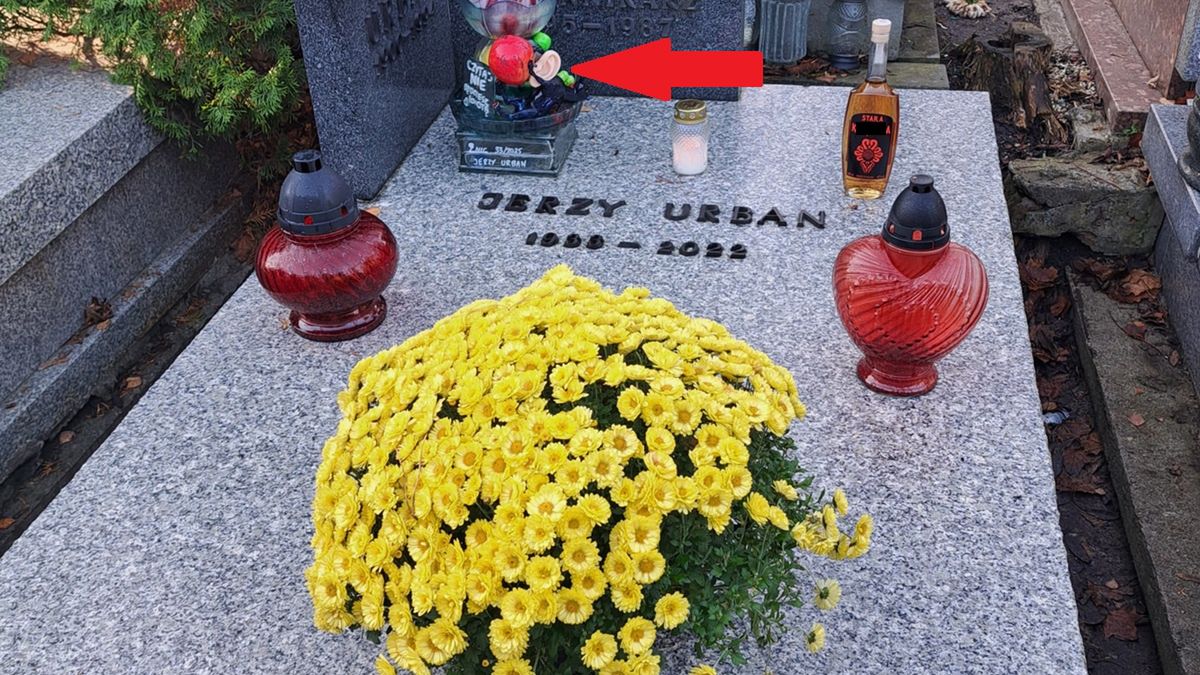 Grób Jerzego Urbana na Powązkach.