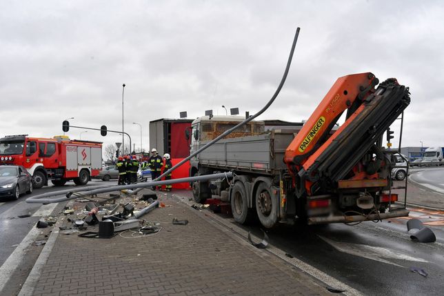 Łódzkie. Karambol na dk 91. Nie żyje jedna osoba