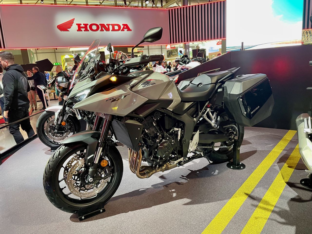 Premiera: Honda CB1000GT - Hornet turystyczny