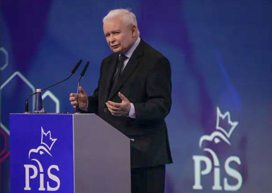 "Uchronić Kaczyńskiego przed przegraną z Tuskiem". Pomysł PiS może świadczyć o strachu