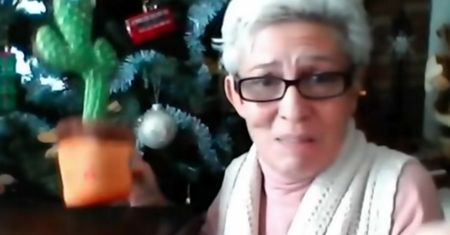 Kupiła tę zabawkę wnuczce. "Kiedy ją włączyłam, byłam w szoku"