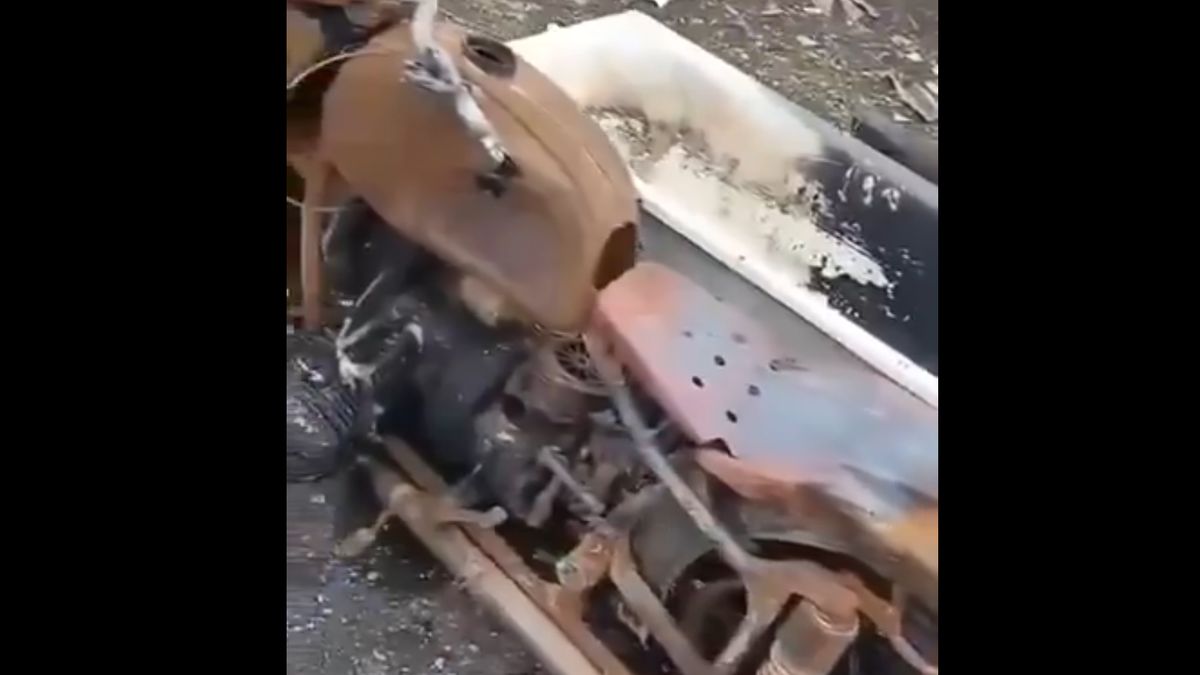 Rosyjski motocykl z przyspawaną wanną.