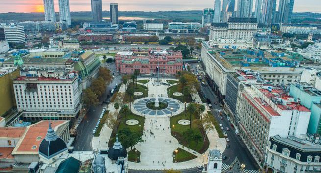 Prognozy: 60-procentowa inflacja, 15 proc. klasy średniej "w strefie ubóstwa"