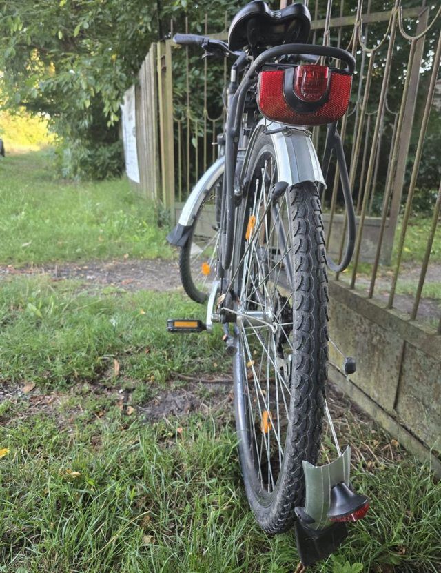 Najechał skodą na rowerzystkę i uciekł. Miał 3 promile w chwili zatrzymania (zdjęcia)