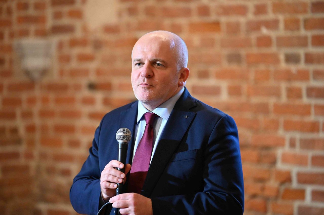 Świecie: Paweł Kowal z mieszkańcami. Mówił o konflikcie z Rosją