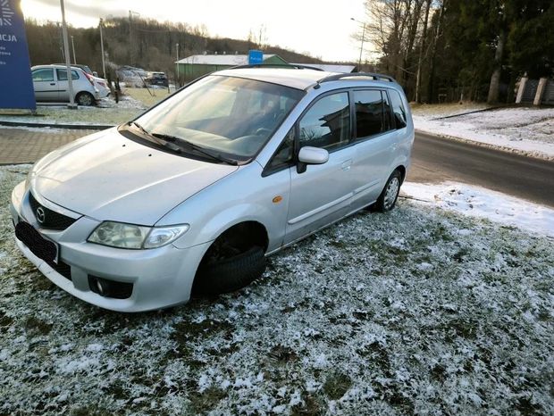 Uszkodzona Mazda sprawcy zdarzenia