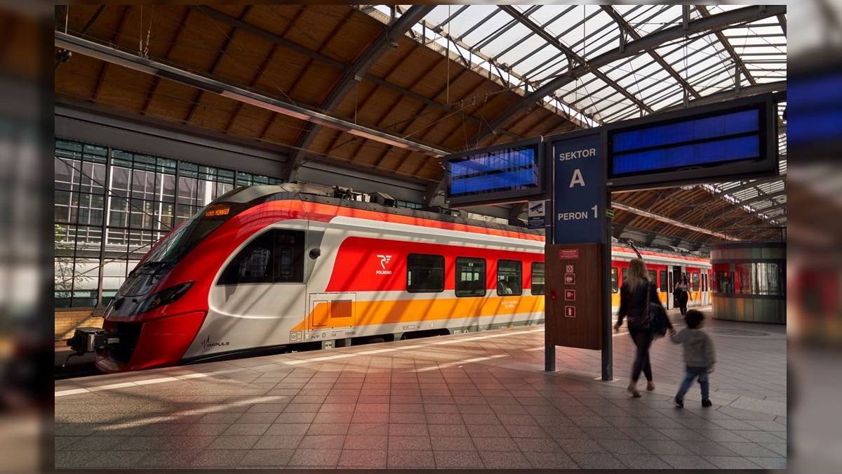 pociąg POLREGIO