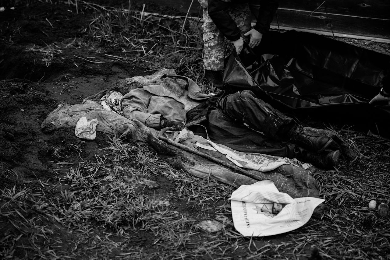 Anatoly’s body lay on the pavement in front of Anatoly’s house for a week