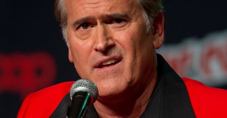 Bruce Campbell ma raka. "Możliwy do leczenia", ale "nieuleczalny"
