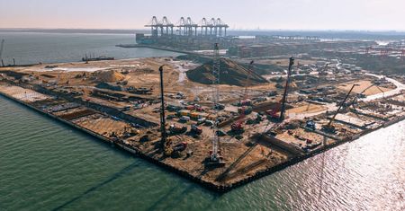 W Gdańsku rośnie gigant. Powstający terminal zaskakuje skalą