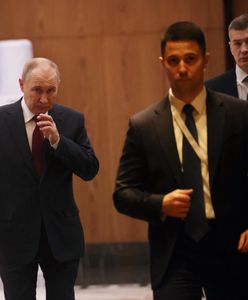 Putin przyjęty z honorami. Mimo nakazu aresztowania