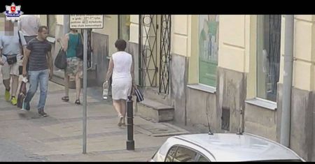 Lublin. Kradzież w sklepie jubilerskim. To ten mężczyzna ukradł biżuterię wartą 35 tys. zł